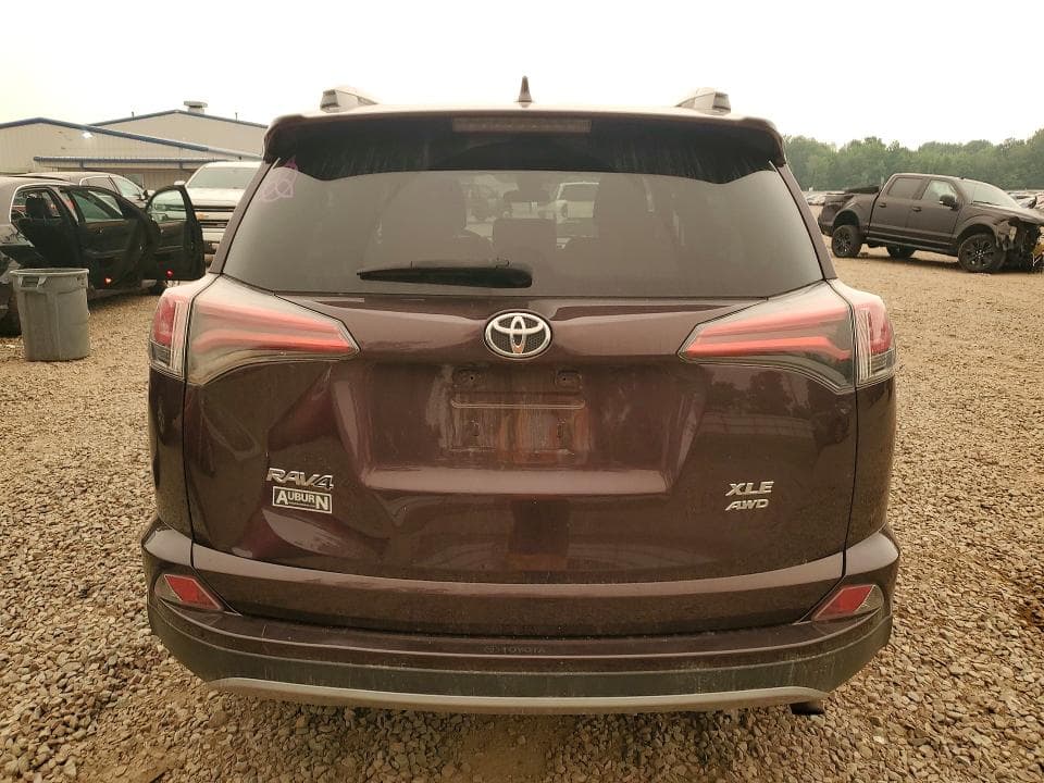 2018 TOYOTA RAV4 XLE 6