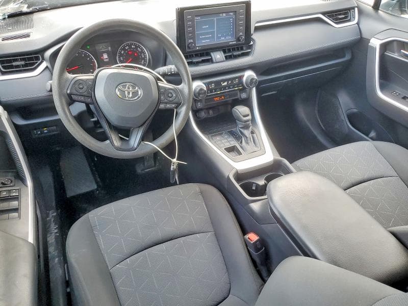 2021 TOYOTA RAV4 XLE 8