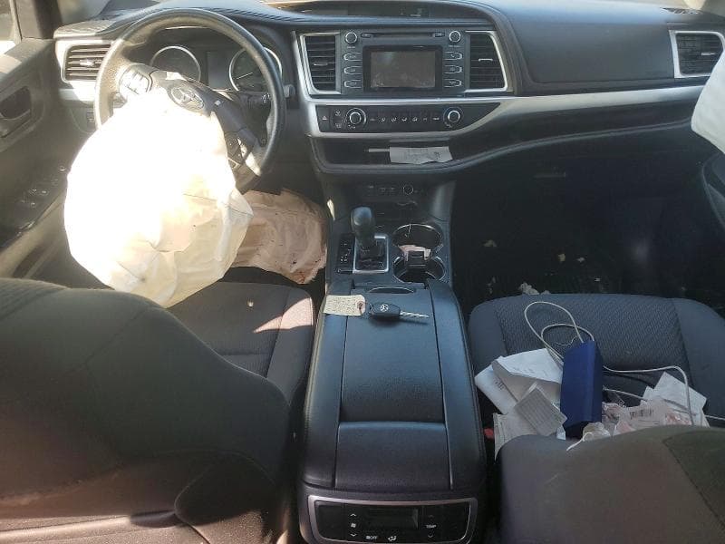 2018 TOYOTA HIGHLANDER LE 8