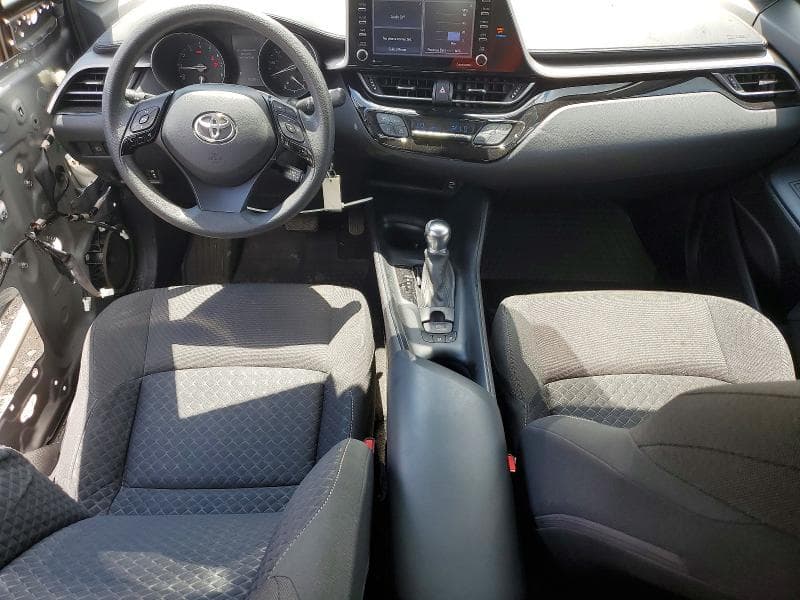 2020 TOYOTA C-HR LE 8