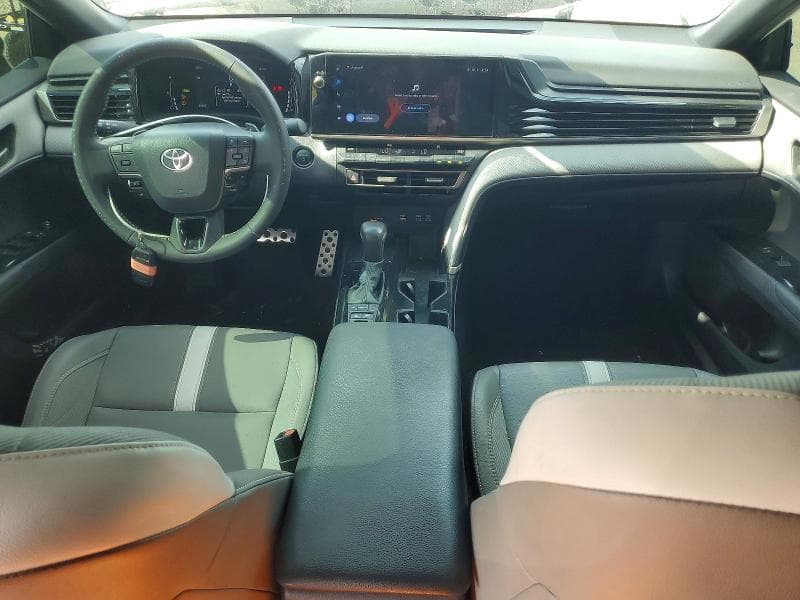 2025 TOYOTA CAMRY SE 8