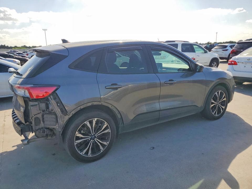 2021 FORD ESCAPE SE 3