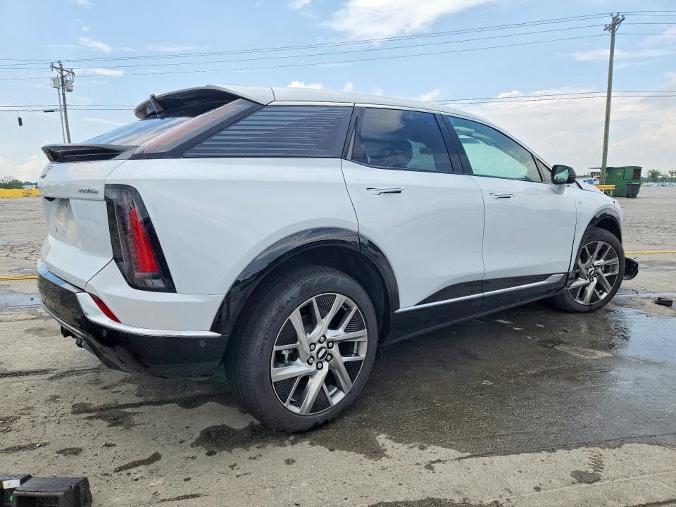 2026 CADILLAC OPTIQ LUXURY 3