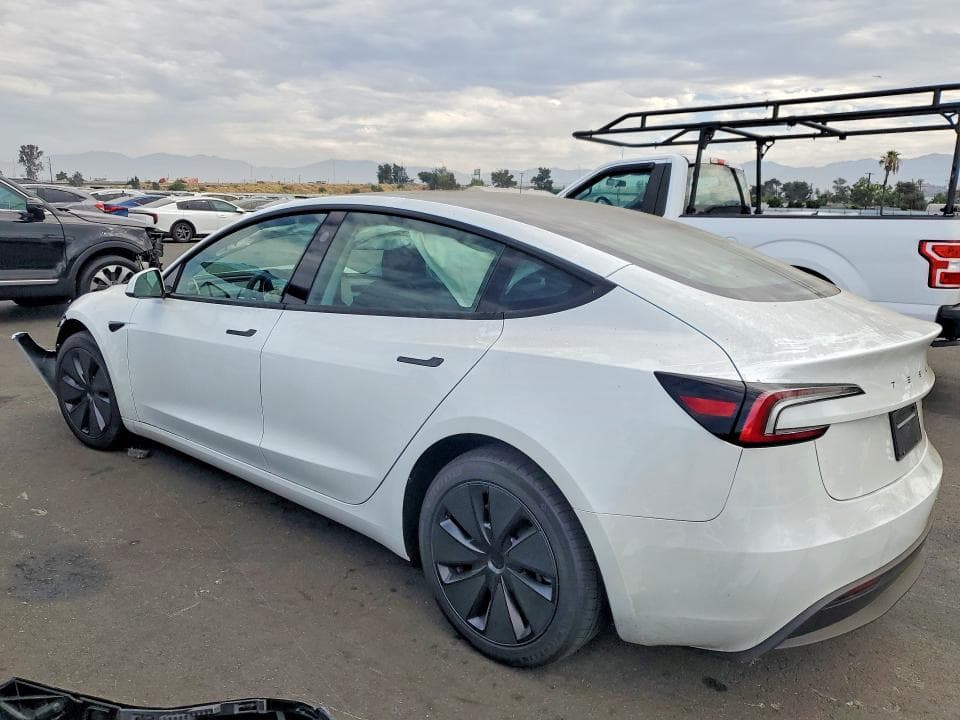2026 TESLA MODEL 3 2