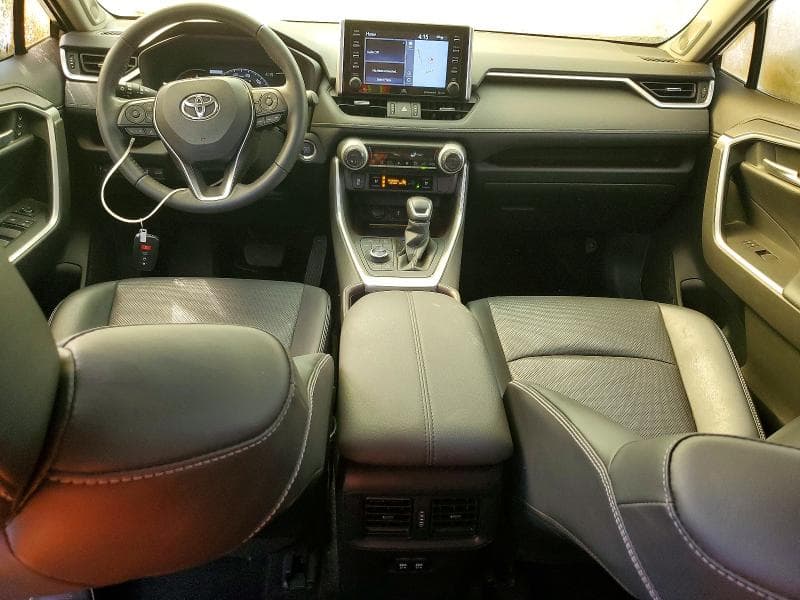 2020 TOYOTA RAV4 LIMITED 8