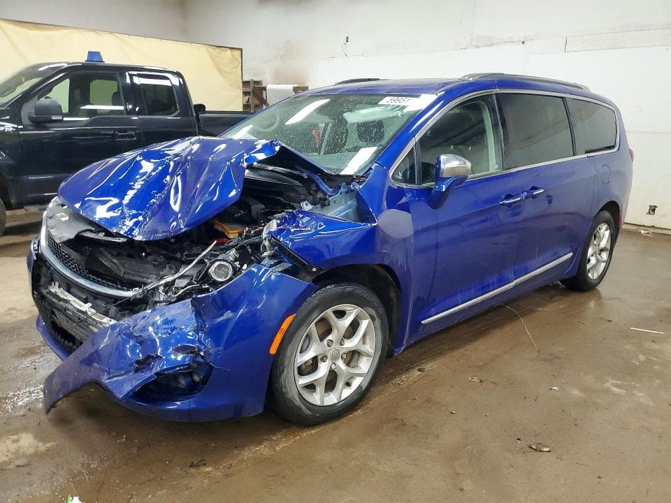 2019 CHRYSLER PACIFICA LIMITED - 1