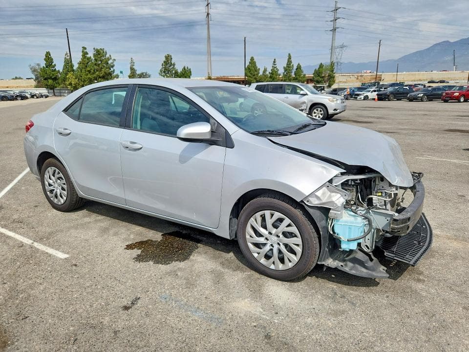 2019 TOYOTA COROLLA LE 4