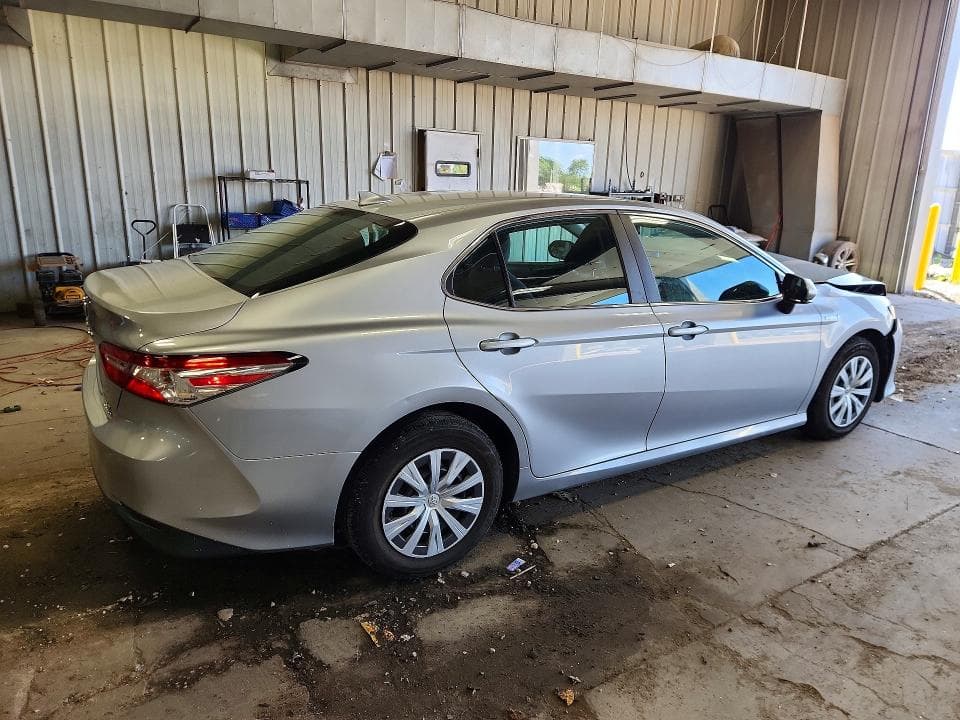 2019 TOYOTA CAMRY LE 3