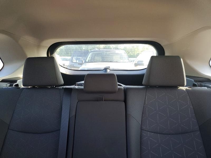 2025 TOYOTA RAV4 XLE 10
