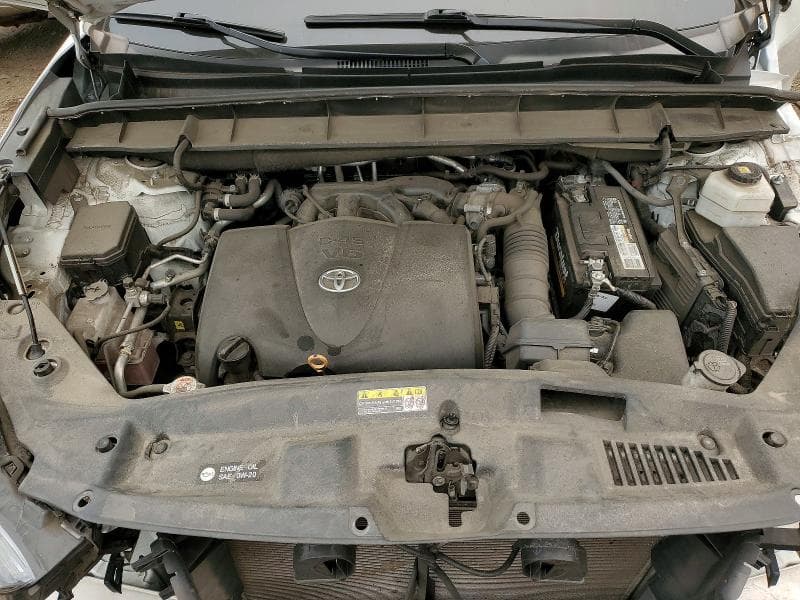 2022 TOYOTA HIGHLANDER XLE 12
