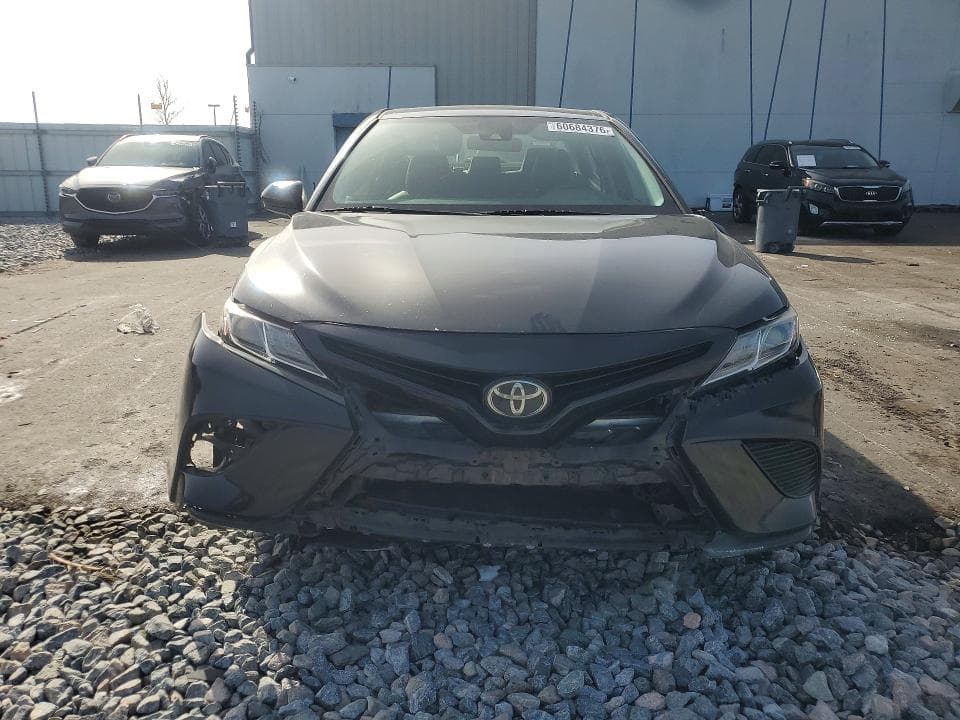 2018 TOYOTA CAMRY SE 5