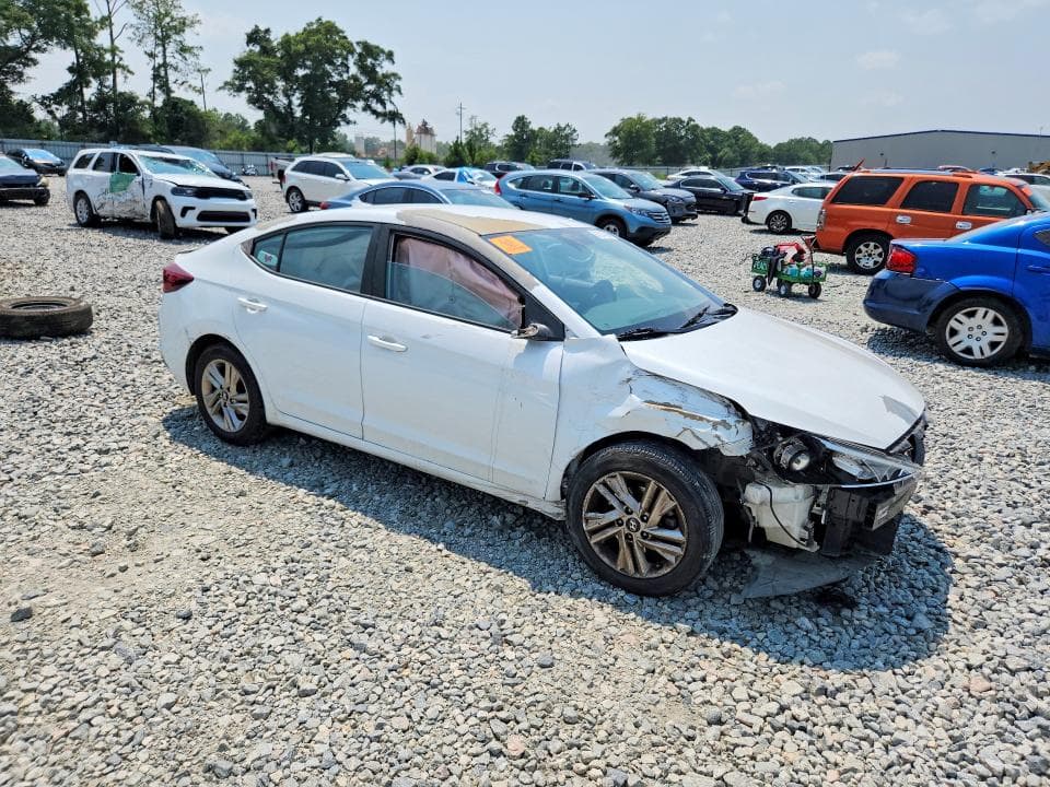 2019 HYUNDAI ELANTRA SEL 4