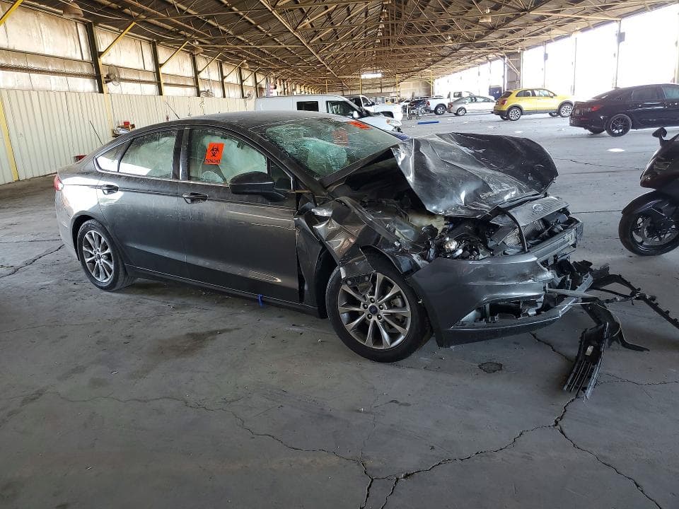 2017 FORD FUSION SE 4