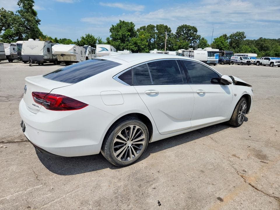 2018 BUICK REGAL ESSENCE 3