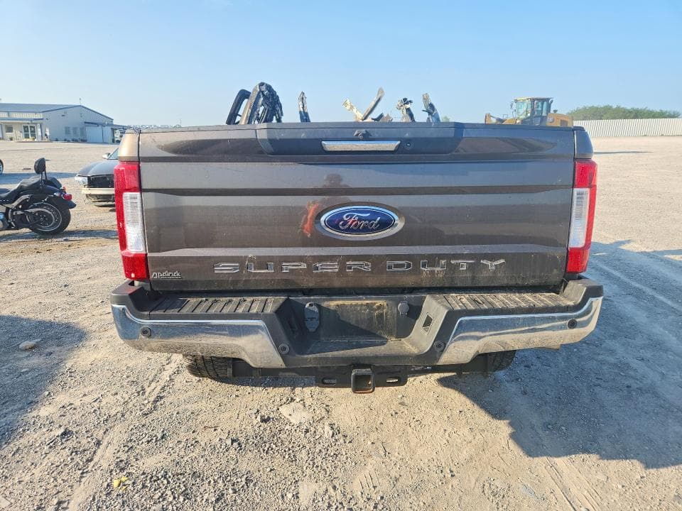 2017 FORD F250 CAB 6