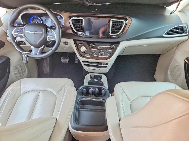 2017 CHRYSLER PACIFICA TOURING L 8