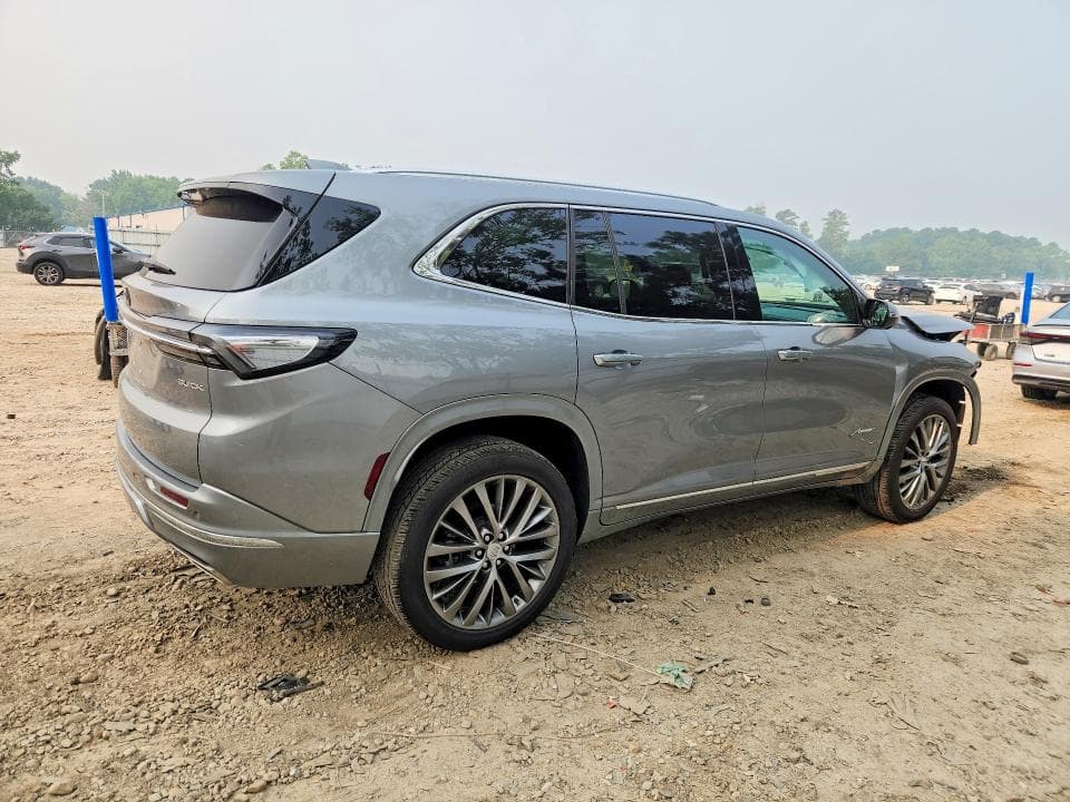 2025 BUICK ENCLAVE AVENIR 3