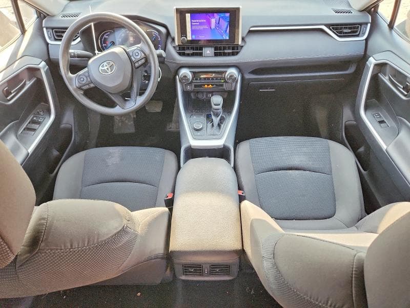 2024 TOYOTA RAV4 LE 8