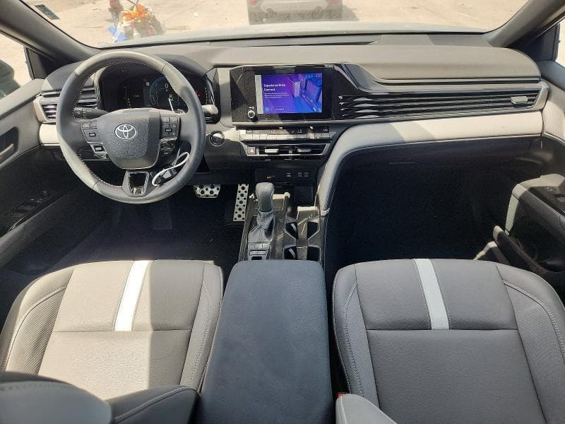 2025 TOYOTA CAMRY SE 8