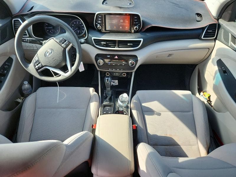2020 HYUNDAI TUCSON SE 8