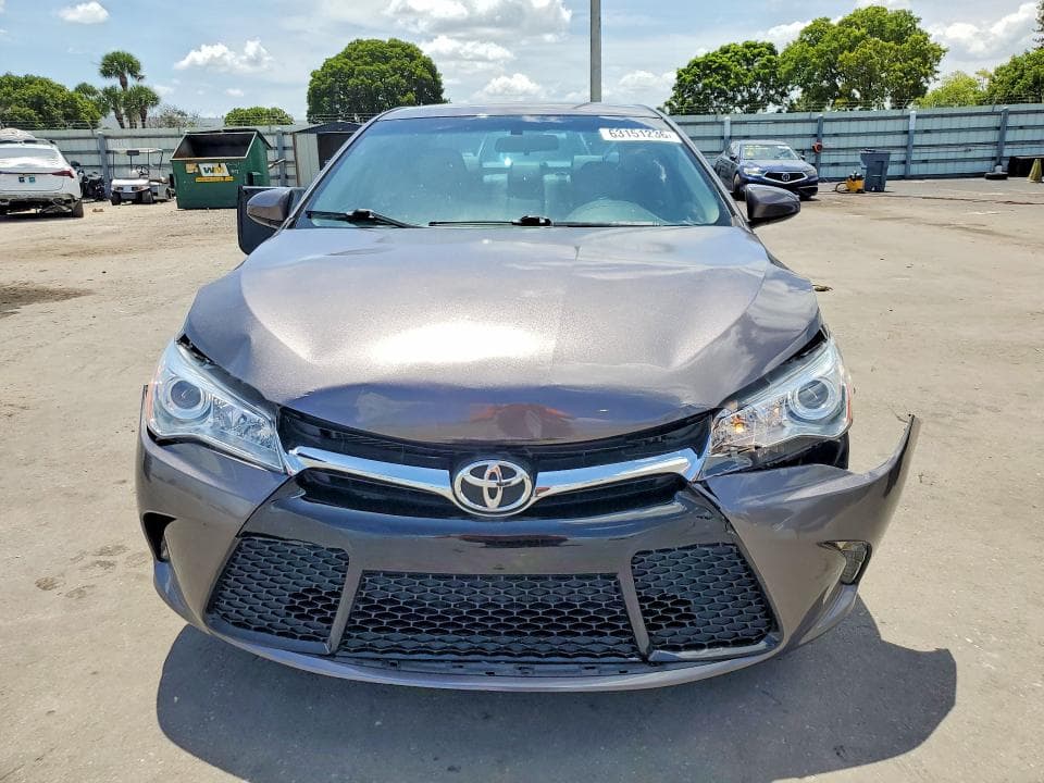 2017 TOYOTA CAMRY SE 5