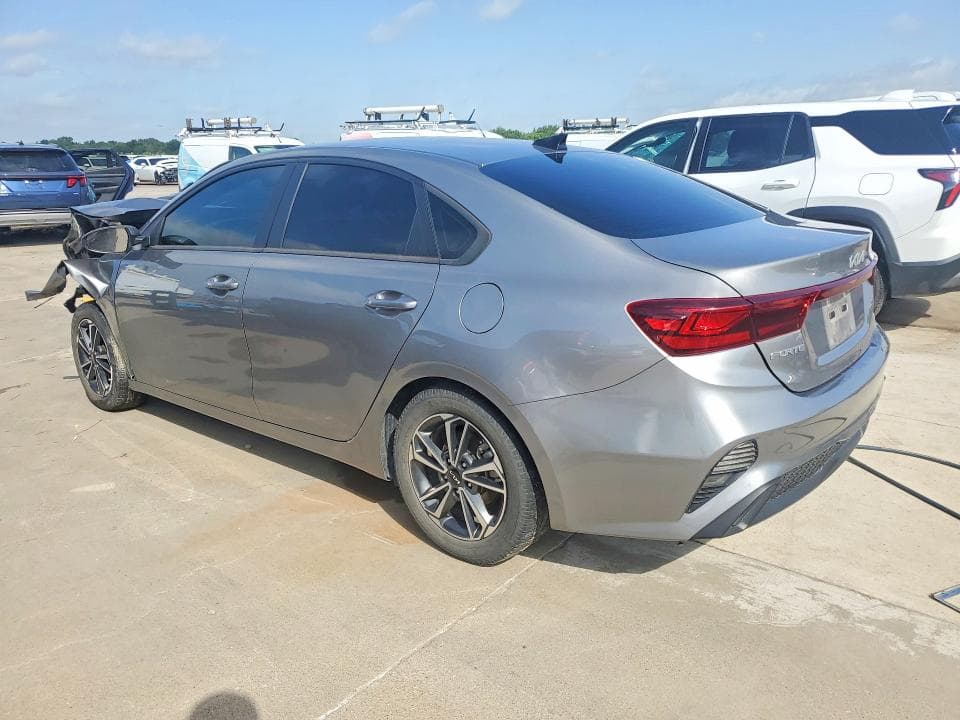 2022 KIA FORTE LXS 2