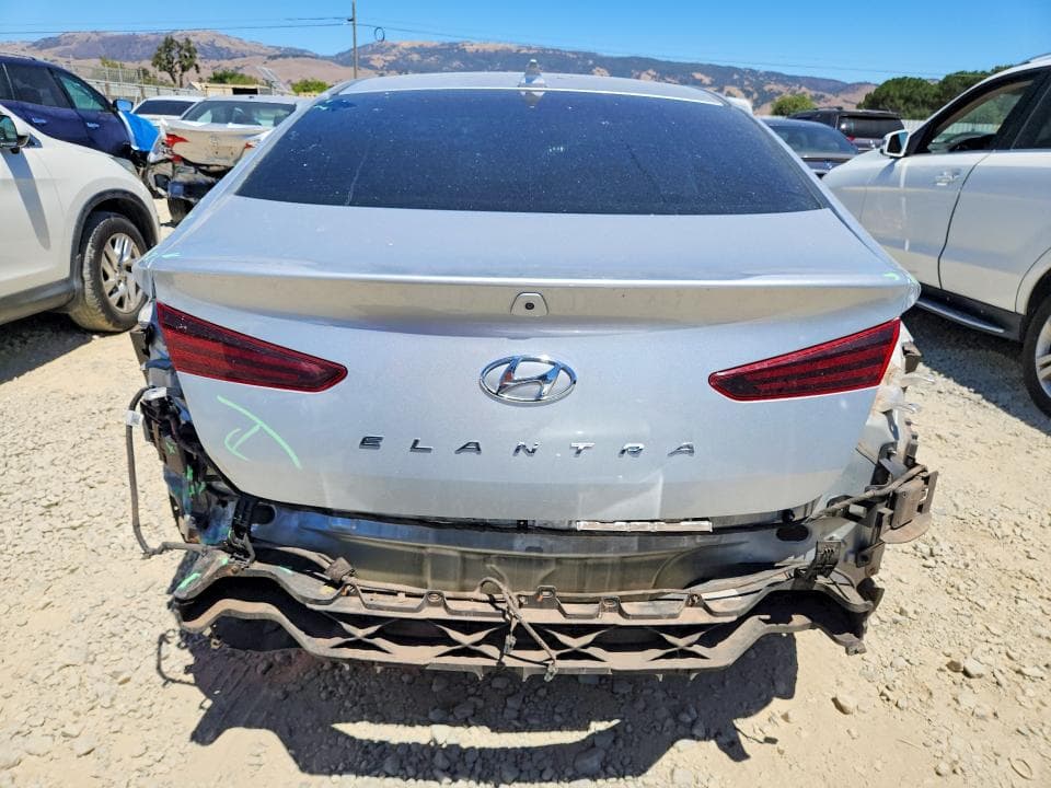 2019 HYUNDAI ELANTRA SE 6