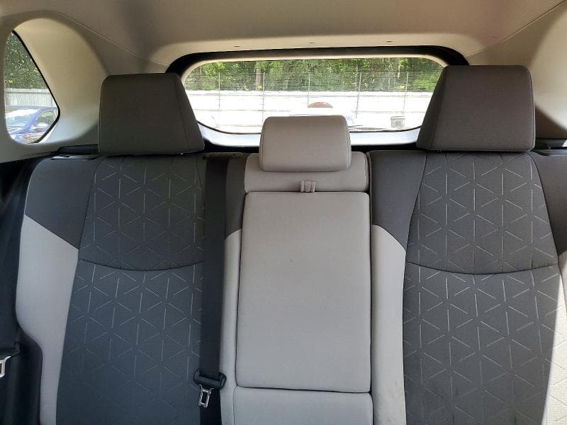 2020 TOYOTA RAV4 XLE 10