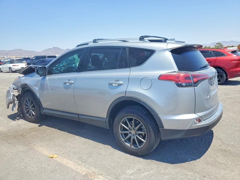 2018 TOYOTA RAV4 LE 2