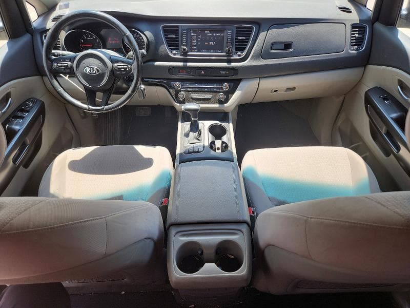 2017 KIA SEDONA LX 8