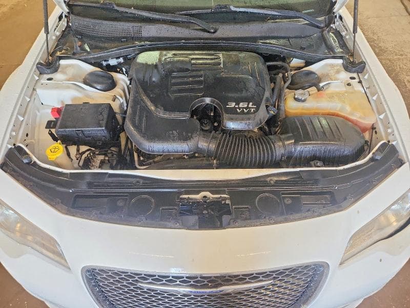 2019 CHRYSLER 300 LIMITED 11