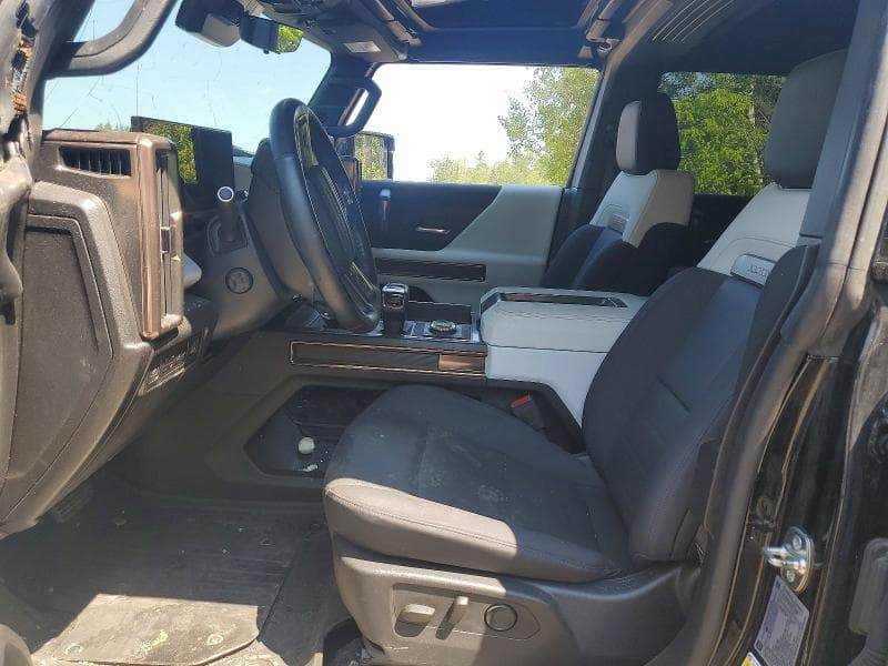 2025 GMC HUMMER 3X 7