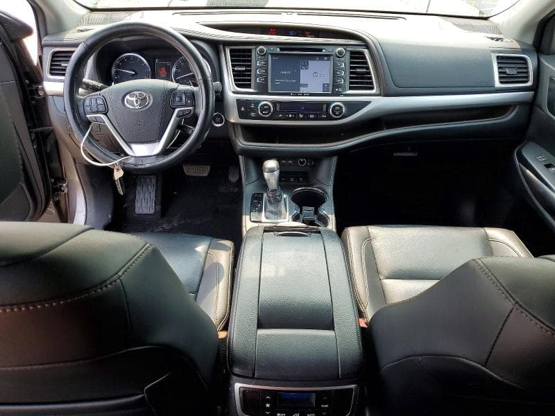 2019 TOYOTA HIGHLANDER XLE 8