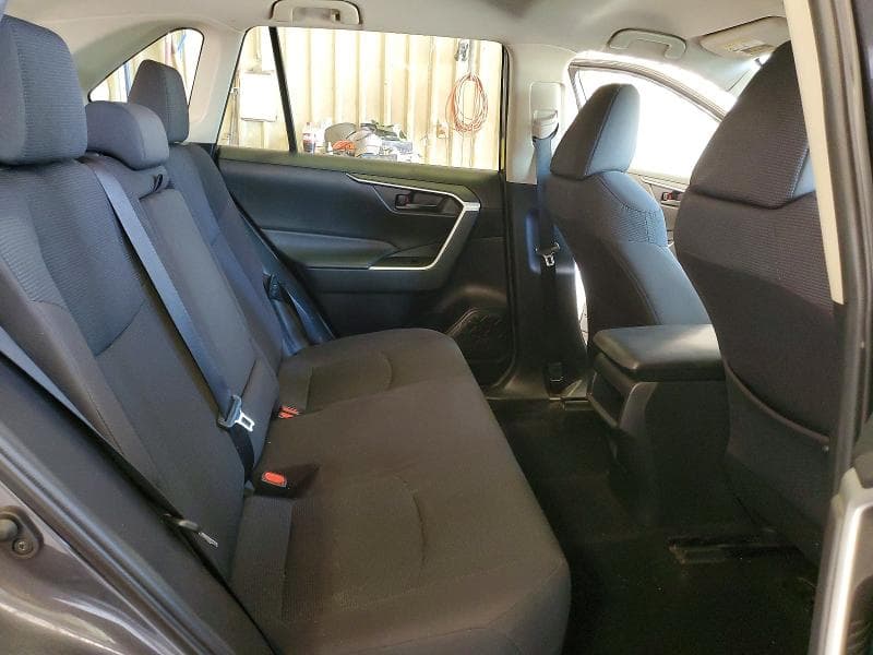 2020 TOYOTA RAV4 LE 11