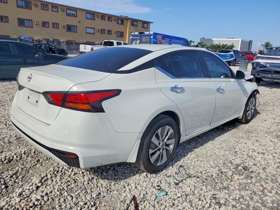 2023 NISSAN ALTIMA S 3