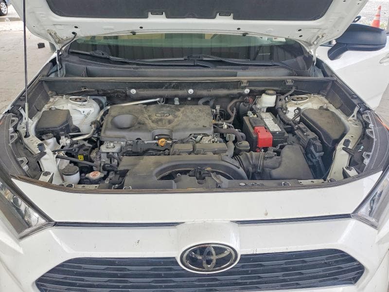 2021 TOYOTA RAV4 LE 11