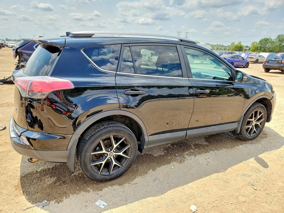 2018 TOYOTA RAV4 SE 3