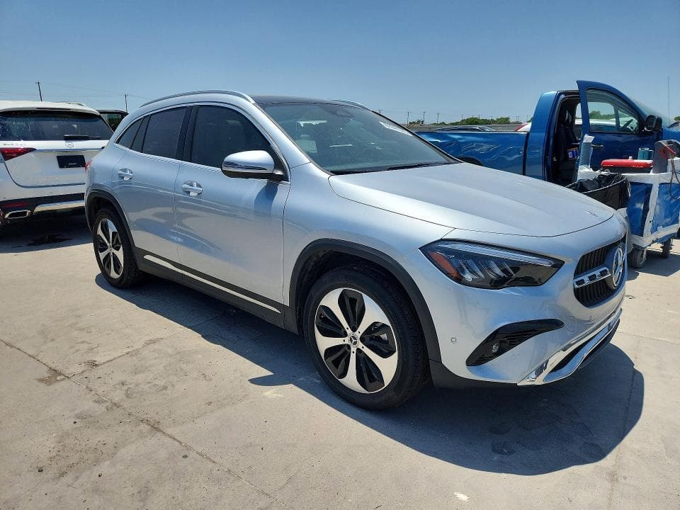 2025 MERCEDES-BENZ GLA 4