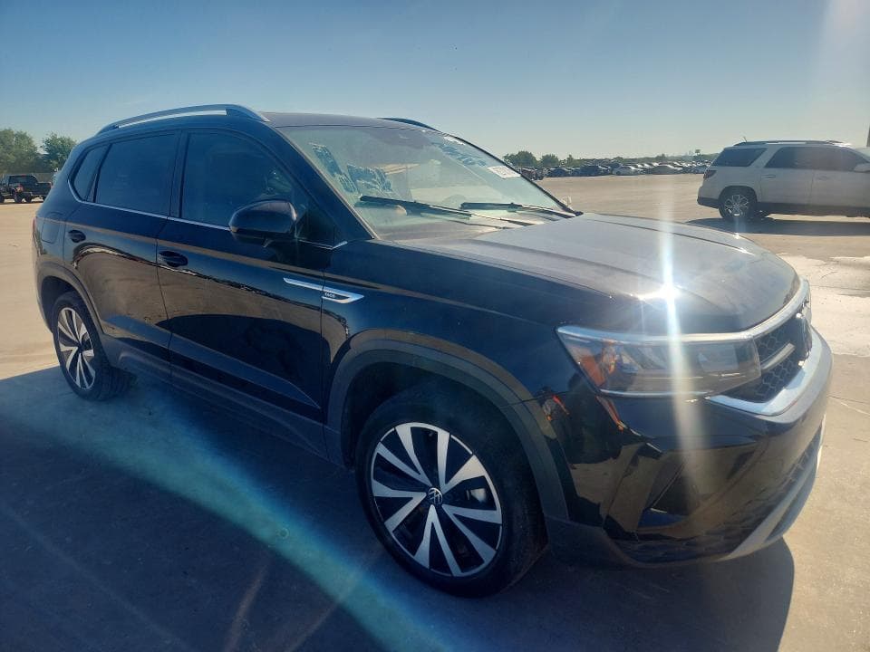 2023 VOLKSWAGEN TAOS SE 4