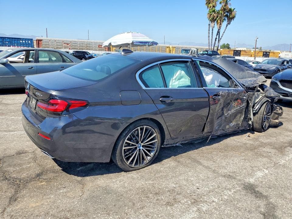 2022 BMW 530E 3
