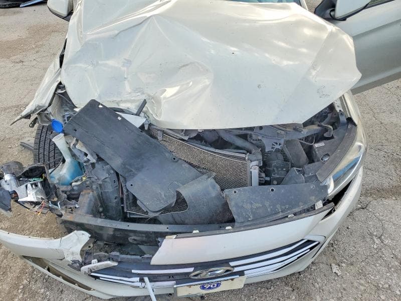 2017 HYUNDAI ELANTRA SE 11