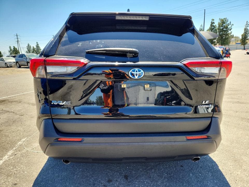 2022 TOYOTA RAV4 LE 6