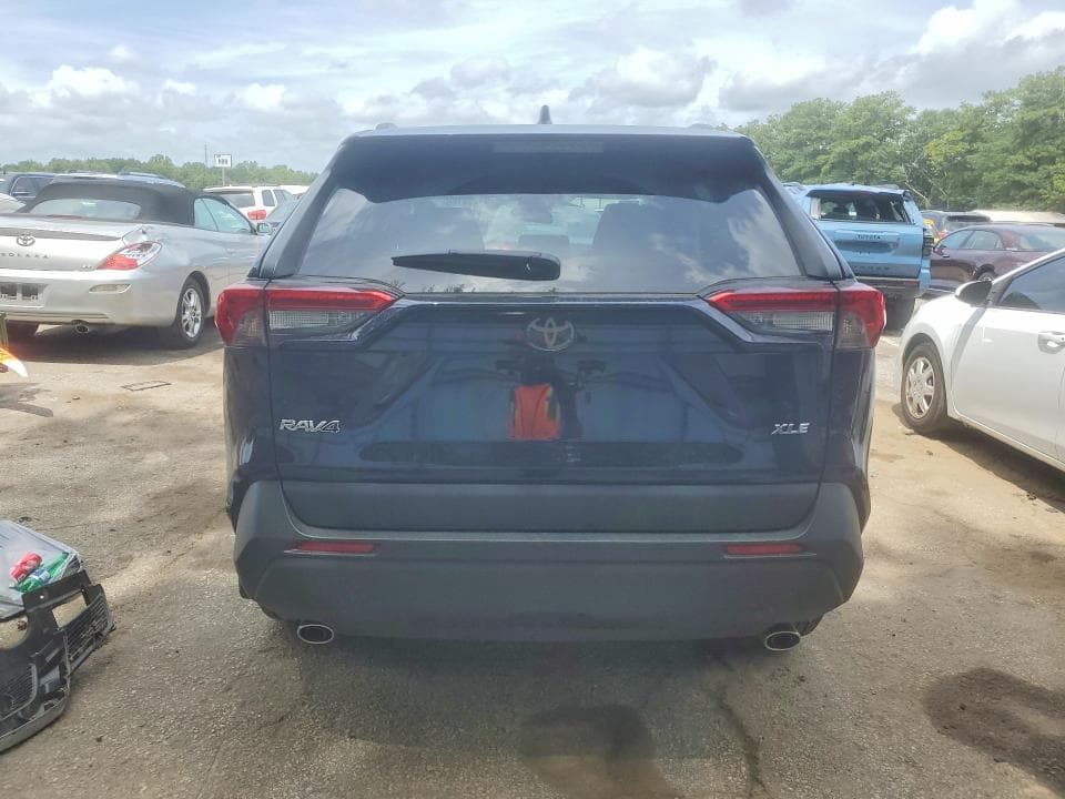 2025 TOYOTA RAV4 XLE 6