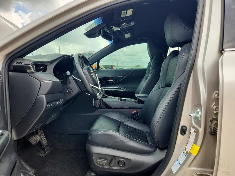 2021 TOYOTA VENZA XLE 7