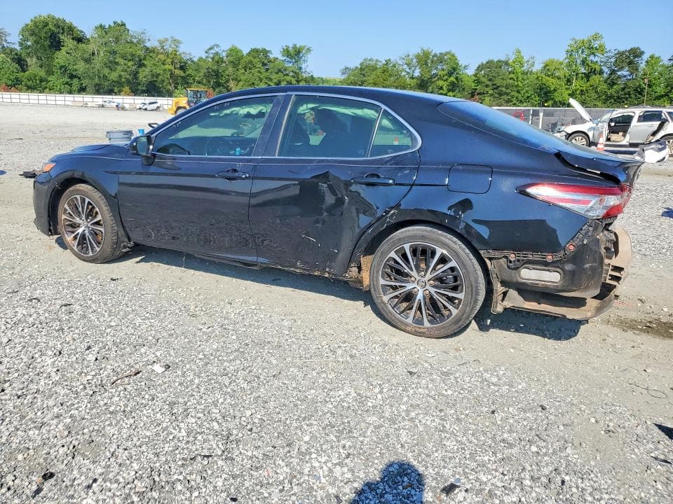 2018 TOYOTA CAMRY SE 2