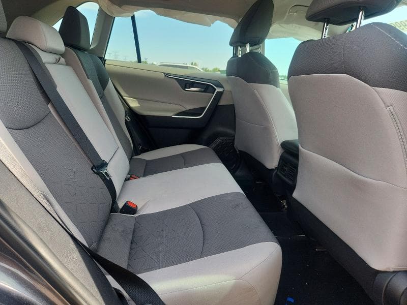 2021 TOYOTA RAV4 XLE 11