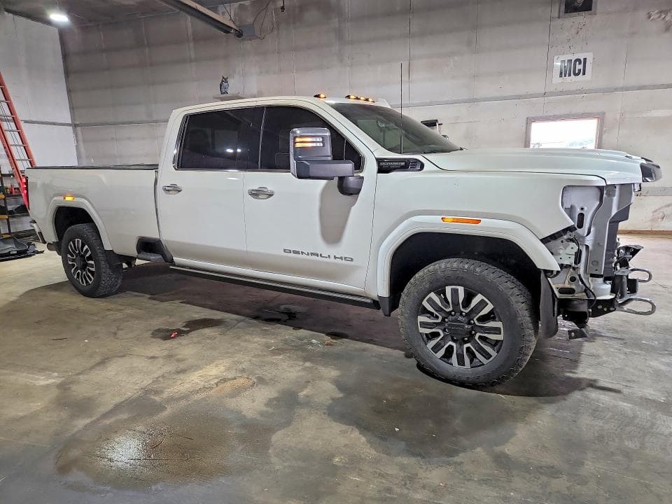 2025 GMC SIERRA K3500 DENALI ULTIMATE 4