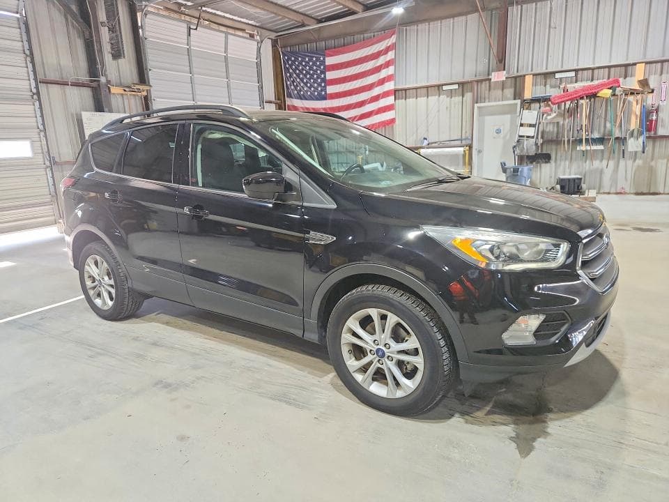 2017 FORD ESCAPE SE 4