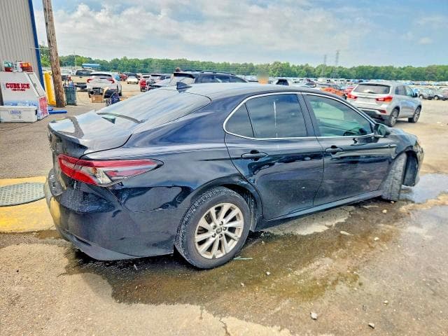 2021 TOYOTA CAMRY LE 3