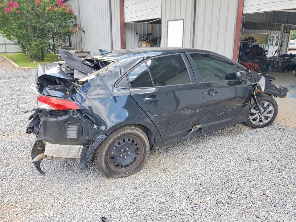 2022 TOYOTA COROLLA LE 3